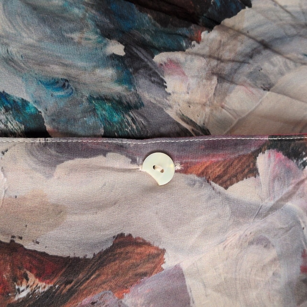 Wray Woman’s Short Sleeve 100% Silk Colorful Abstract Collared Button Down Shirt - Picture 3 of 4